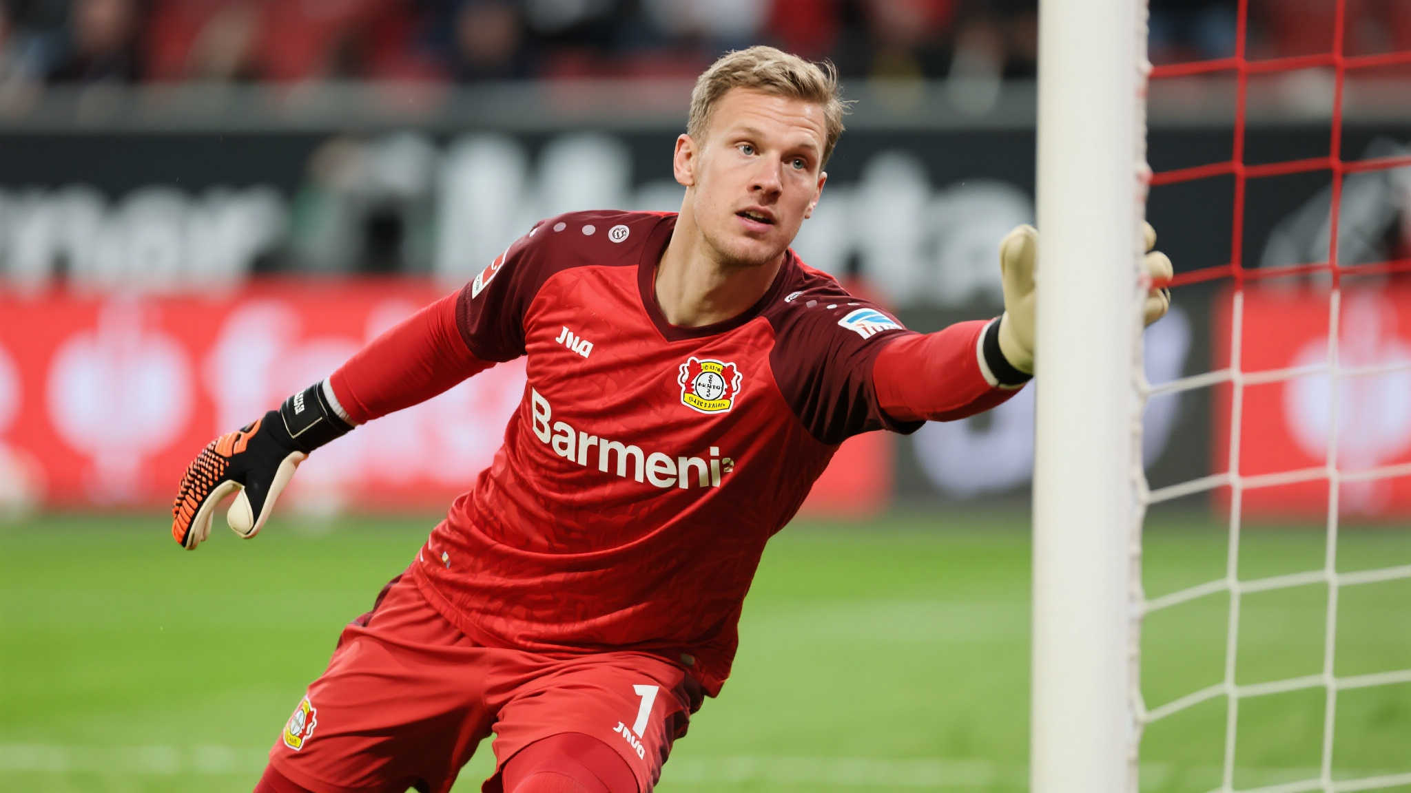 弗莱肯:助力药厂重振旗鼓,再夺德甲桂冠 近年来, 弗赖堡能够稳定跻身联赛上游,其大部分功劳